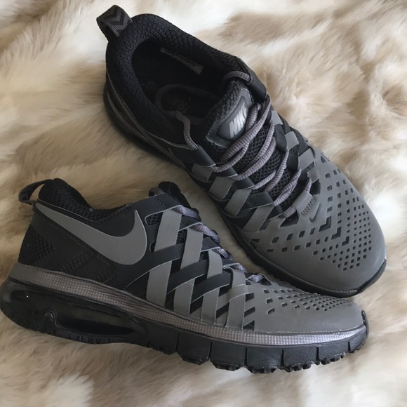 nike fingertrap womens